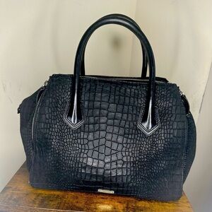 Rebecca Minkoff leather tote bag. Black.
Gorgeous bag. No scratches on leather.